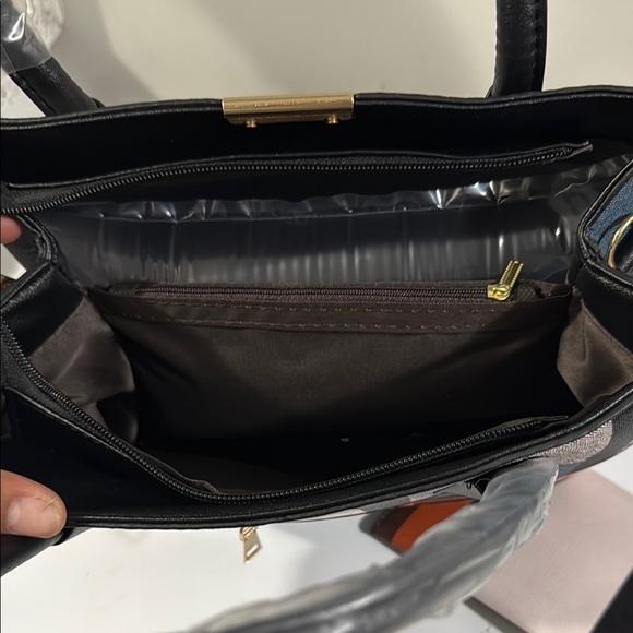 Handbag - Picture 2 of 3